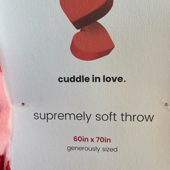 Cuddle in Love Valentine’s Day Heart Patterned Soft Throw Blanket - Picture 2 of 3